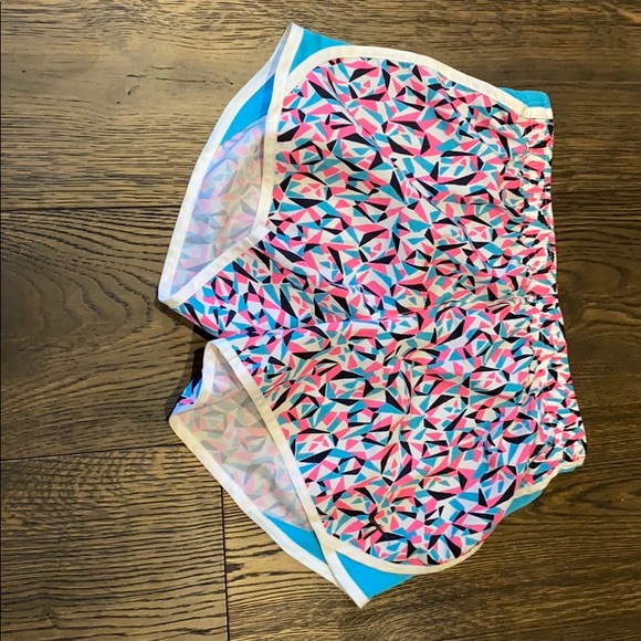 Two Pairs of girls nike shorts - Picture 4 of 6